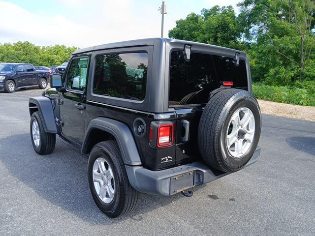 Photo of 2019 Black Clearcoat Jeep Wrangler