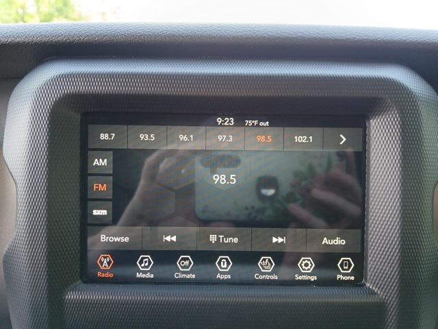 Photo of 2019 Black Clearcoat Jeep Wrangler