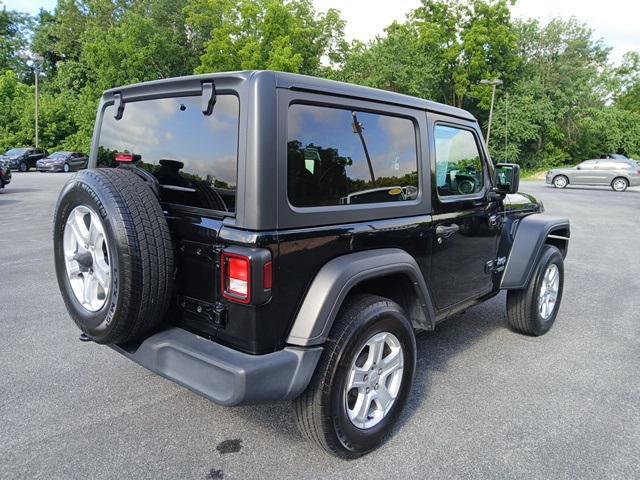 Photo of 2019 Black Clearcoat Jeep Wrangler