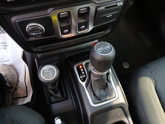 Photo of 2019 Black Clearcoat Jeep Wrangler