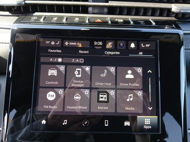 Photo of 2025 Diamond Black Crystal Pearlcoat Jeep Grand Cherokee