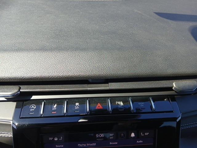 Photo of 2025 Diamond Black Crystal Pearlcoat Jeep Grand Cherokee