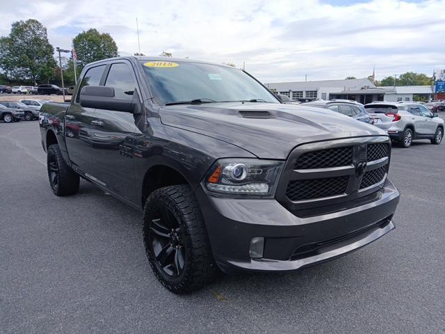 Photo of 2018 Brilliant Black Crystal Pearlcoat RAM 1500