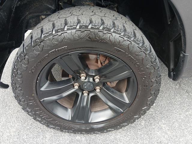 Photo of 2018 Brilliant Black Crystal Pearlcoat RAM 1500