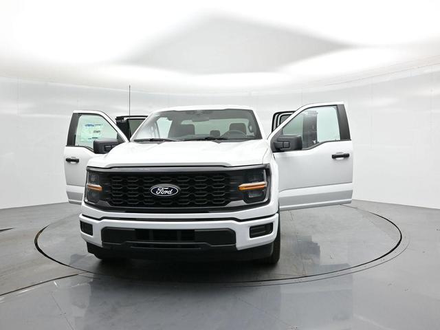 Photo of 2025 Oxford White Ford F-150