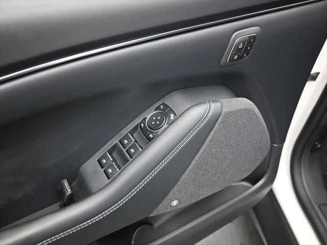 Photo of 2025 Star White Metallic Tri-Coat Ford Mustang Mach-E