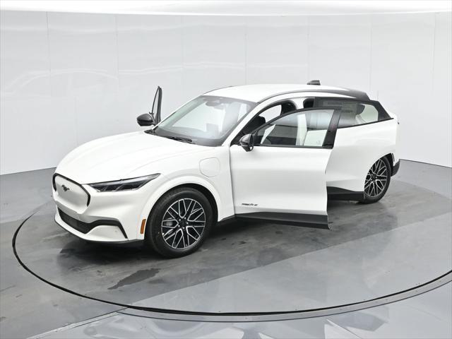 Photo of 2025 Star White Metallic Tri-Coat Ford Mustang Mach-E
