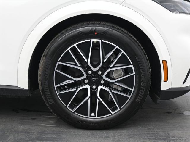Photo of 2025 Star White Metallic Tri-Coat Ford Mustang Mach-E