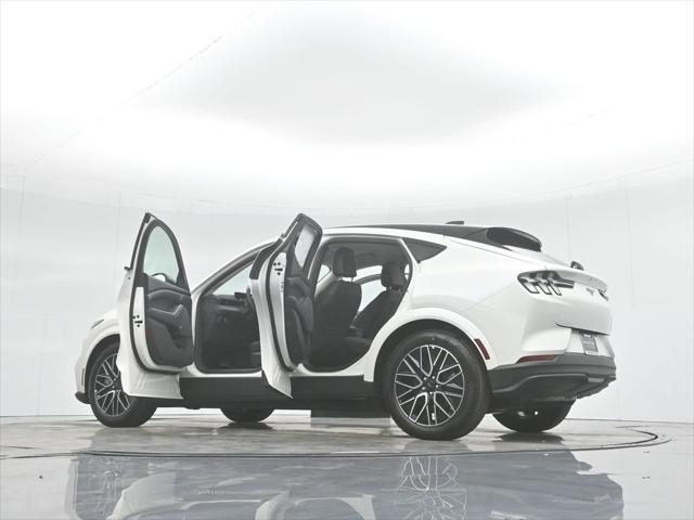 Photo of 2025 Star White Metallic Tri-Coat Ford Mustang Mach-E