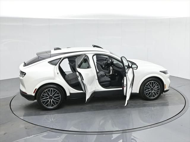 Photo of 2025 Star White Metallic Tri-Coat Ford Mustang Mach-E