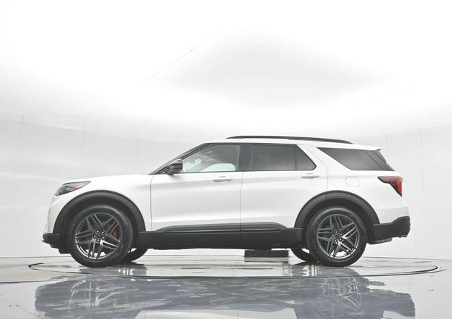 Photo of 2025 Star White Metallic Tri-Coat Ford Explorer
