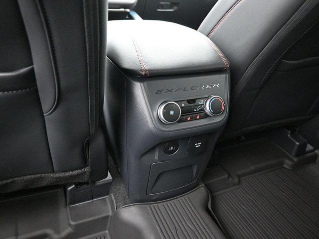 Photo of 2025 Star White Metallic Tri-Coat Ford Explorer