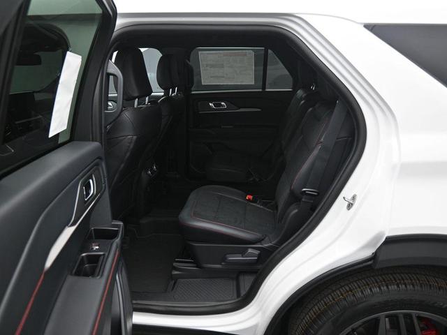 Photo of 2025 Star White Metallic Tri-Coat Ford Explorer