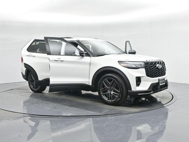 Photo of 2025 Star White Metallic Tri-Coat Ford Explorer
