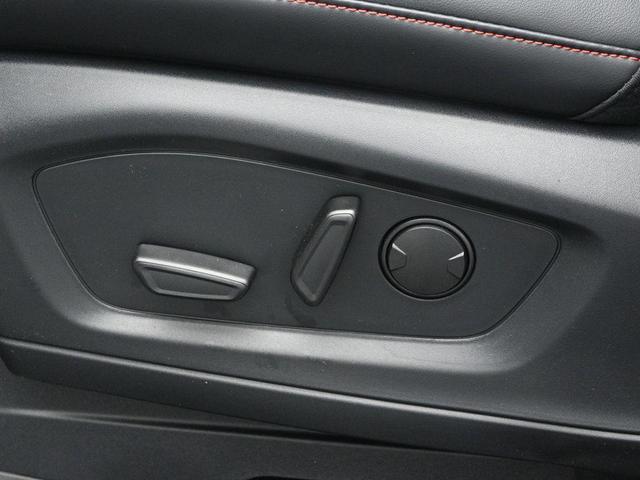 Photo of 2025 Star White Metallic Tri-Coat Ford Explorer
