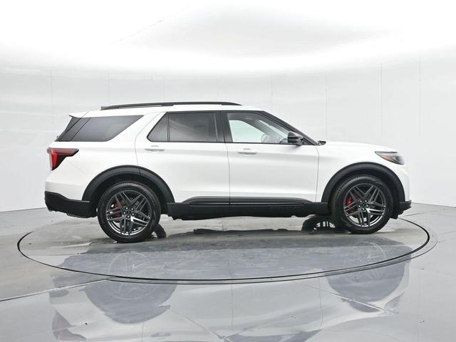 Photo of 2025 Star White Metallic Tri-Coat Ford Explorer