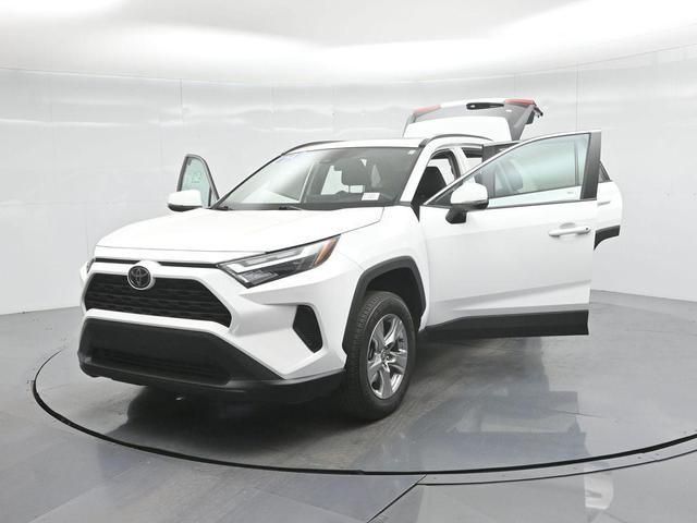 Photo of 2024 Ice Cap Toyota RAV4