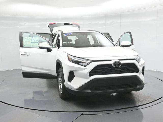 Photo of 2024 Ice Cap Toyota RAV4