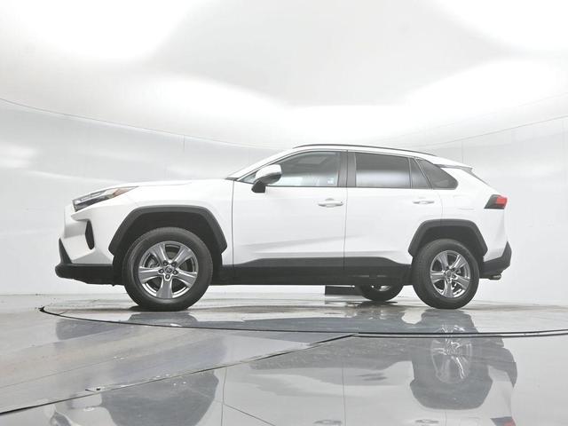 Photo of 2024 Ice Cap Toyota RAV4