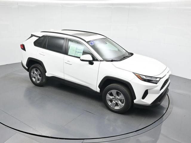 Photo of 2024 Ice Cap Toyota RAV4