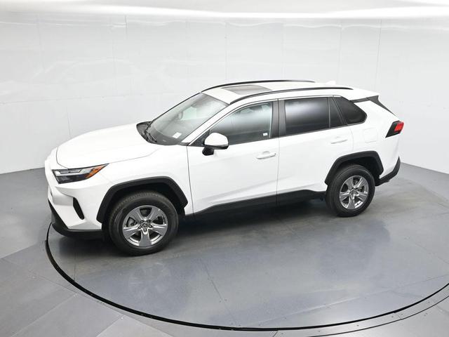 Photo of 2024 Ice Cap Toyota RAV4