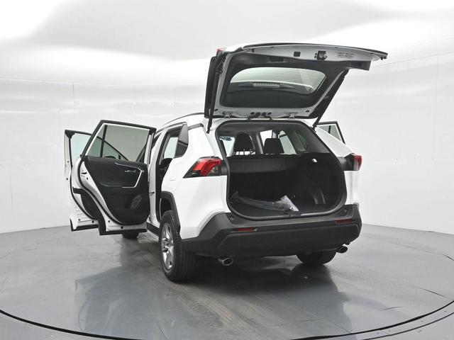 Photo of 2024 Ice Cap Toyota RAV4