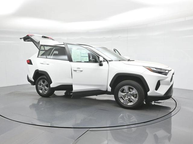 Photo of 2024 Ice Cap Toyota RAV4