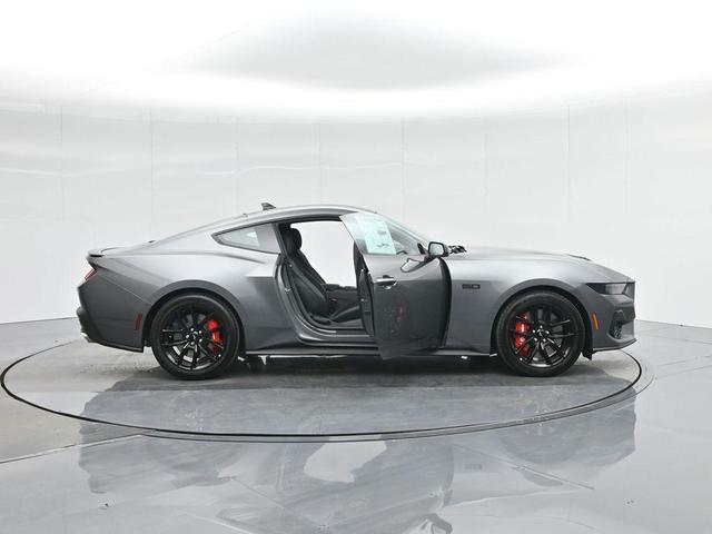 Photo of 2025 Gray Metallic Ford Mustang
