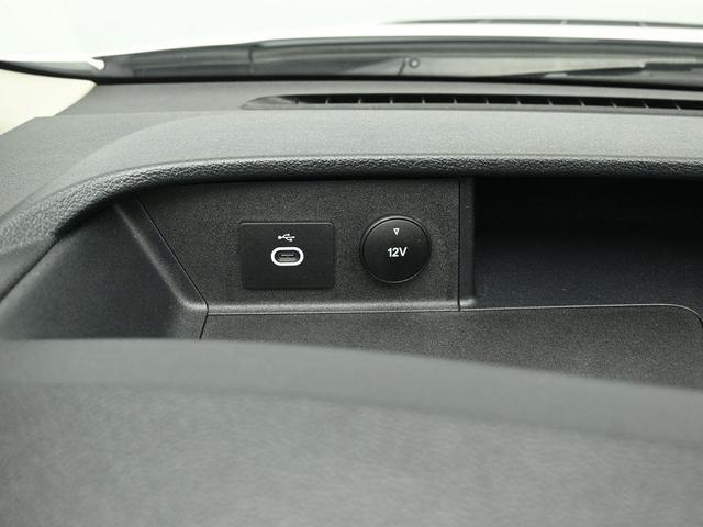 Photo of 2023 Oxford White Ford Transit-250