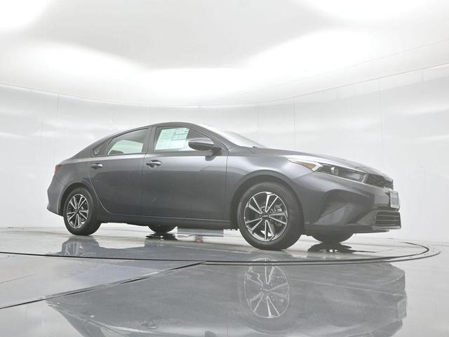 Photo of 2023 Gravity Gray Kia Forte