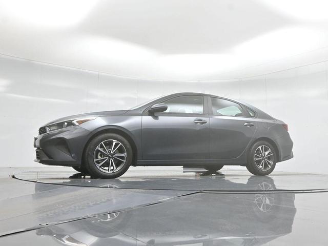 Photo of 2023 Gravity Gray Kia Forte