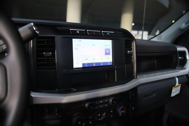 Photo of 2024 Oxford White Ford F-450