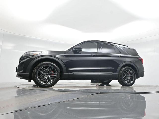 Photo of 2025 Black Metallic Ford Explorer