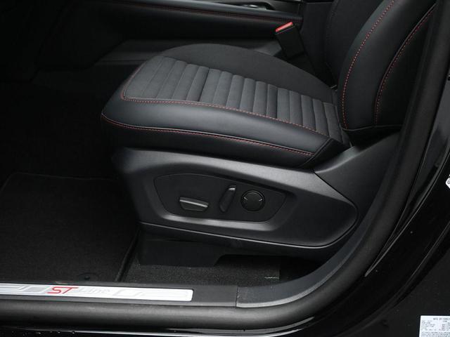 Photo of 2025 Black Metallic Ford Explorer