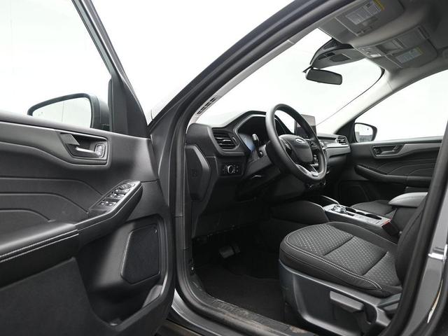 Photo of 2025 Gray Metallic Ford Escape