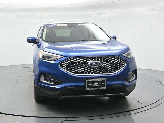 Photo of 2024 Atlas Blue Metallic Ford Edge