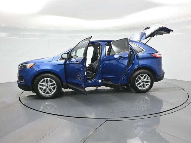 Photo of 2024 Atlas Blue Metallic Ford Edge