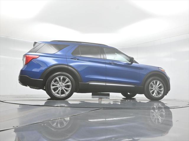 Photo of 2021 Blue Ford Explorer
