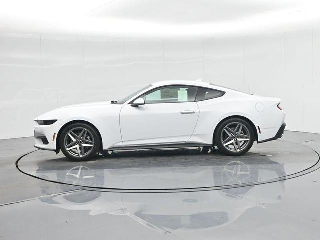 Photo of 2025 Oxford White Ford Mustang