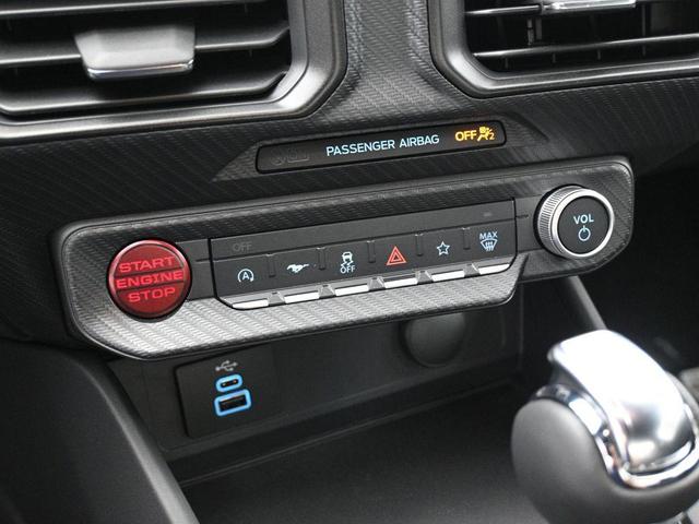 Photo of 2025 Oxford White Ford Mustang