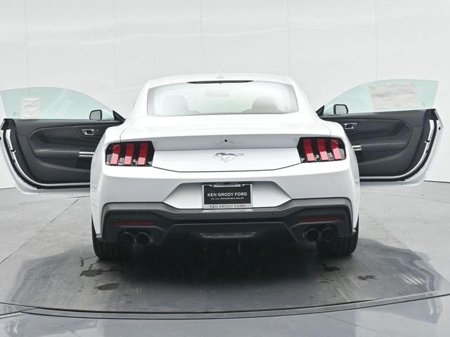Photo of 2025 Oxford White Ford Mustang