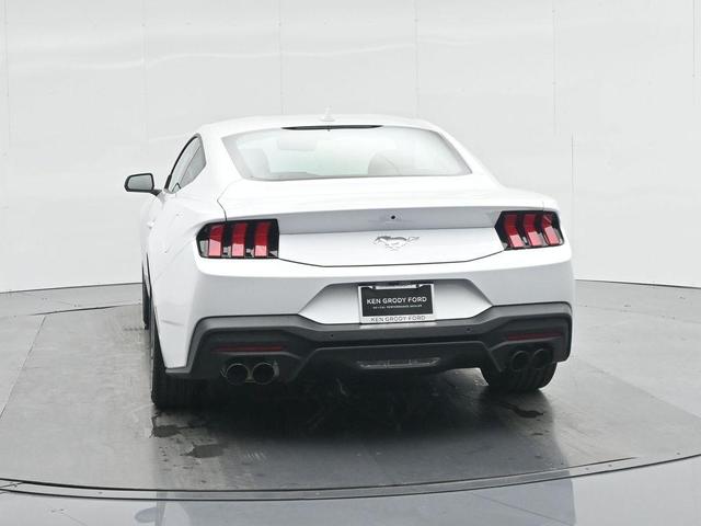 Photo of 2025 Oxford White Ford Mustang