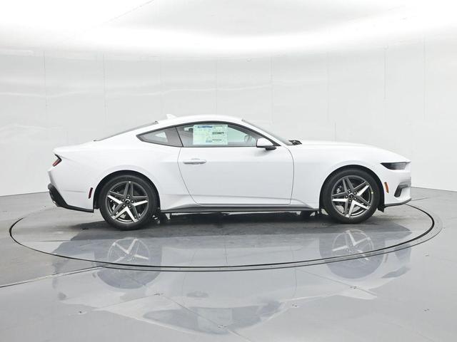 Photo of 2025 Oxford White Ford Mustang