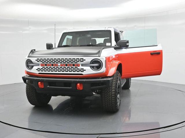 Photo of 2025 Oxford White Ford Bronco