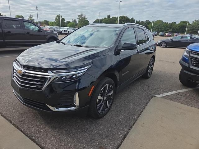 Photo of 2023 Mosaic Black Metallic Chevrolet Equinox