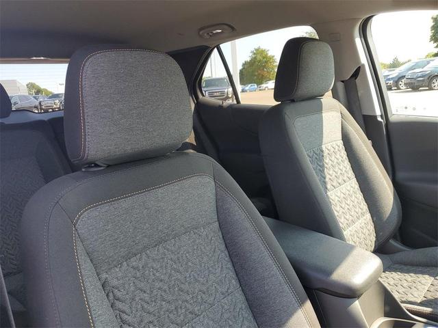 Photo of 2023 Mosaic Black Metallic Chevrolet Equinox