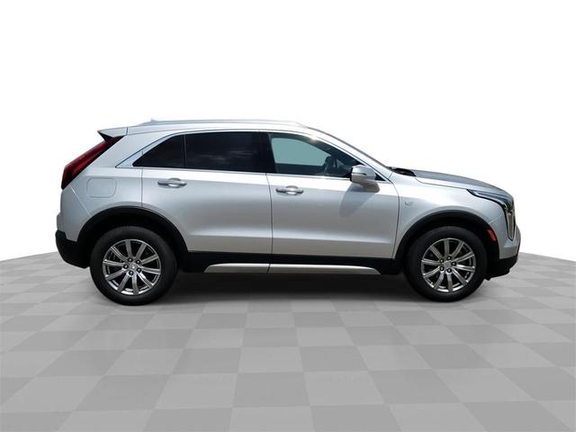 Photo of 2021 Radiant Silver Metallic Cadillac XT4