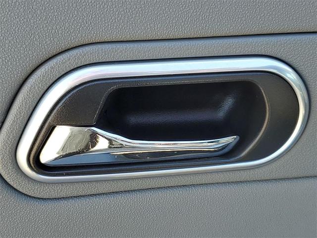 Photo of 2005 Sapphire Blue Metallic Chrysler Crossfire