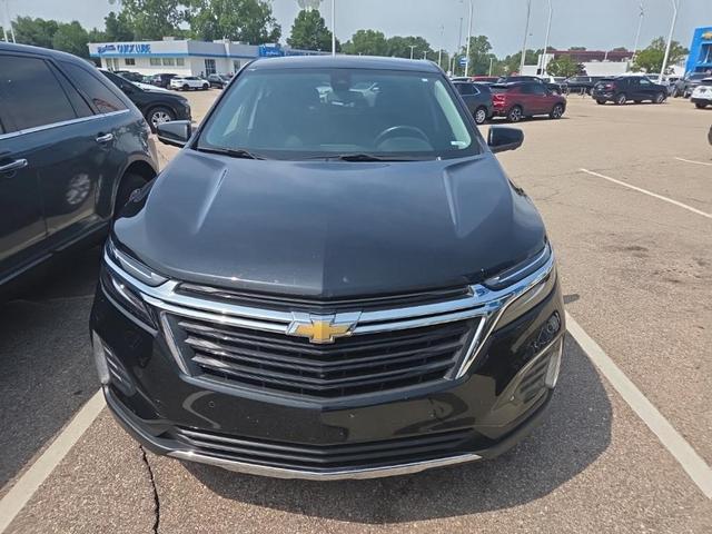 Photo of 2022 Mosaic Black Metallic Chevrolet Equinox