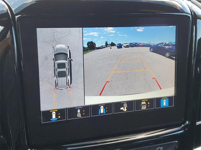 Photo of 2023 Summit White Chevrolet Traverse